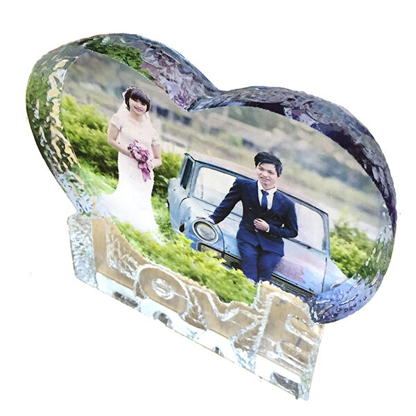 In hình Pha lê Love  ở Thanh Hóa