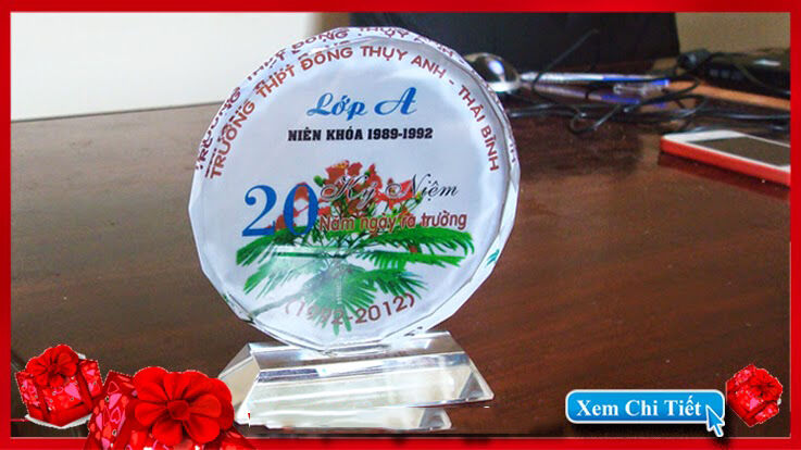 In Pha lê Quà tặng kỷ niệm ngày họp lớp 10 ở Thanh Hóa
