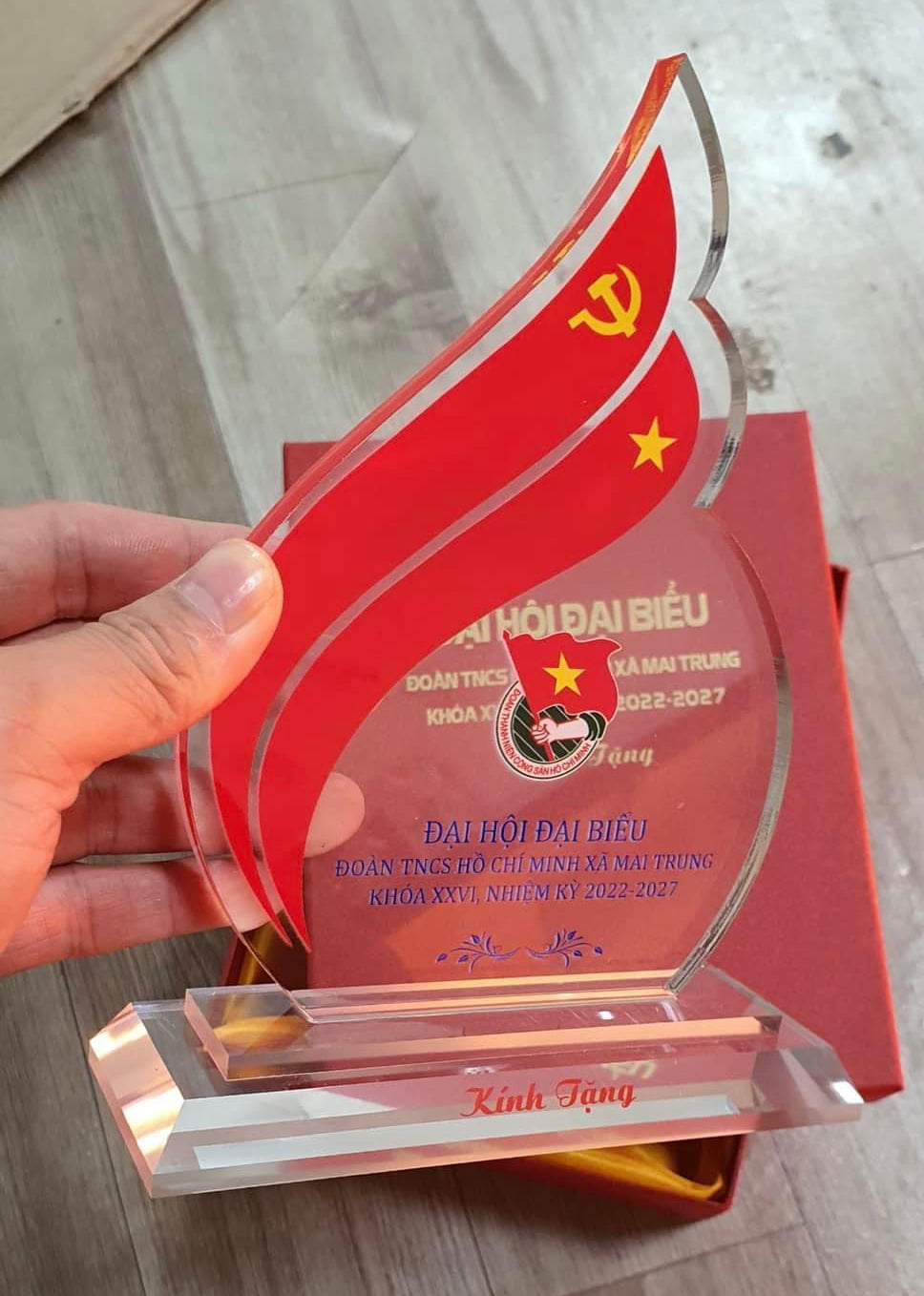 cúp pha lê ngôi sao, cúp pha lê ngọn lửa ở Thanh Hóa cúp pha lê ngôi sao, cúp pha lê ngọn lửa ở Thanh Hóa