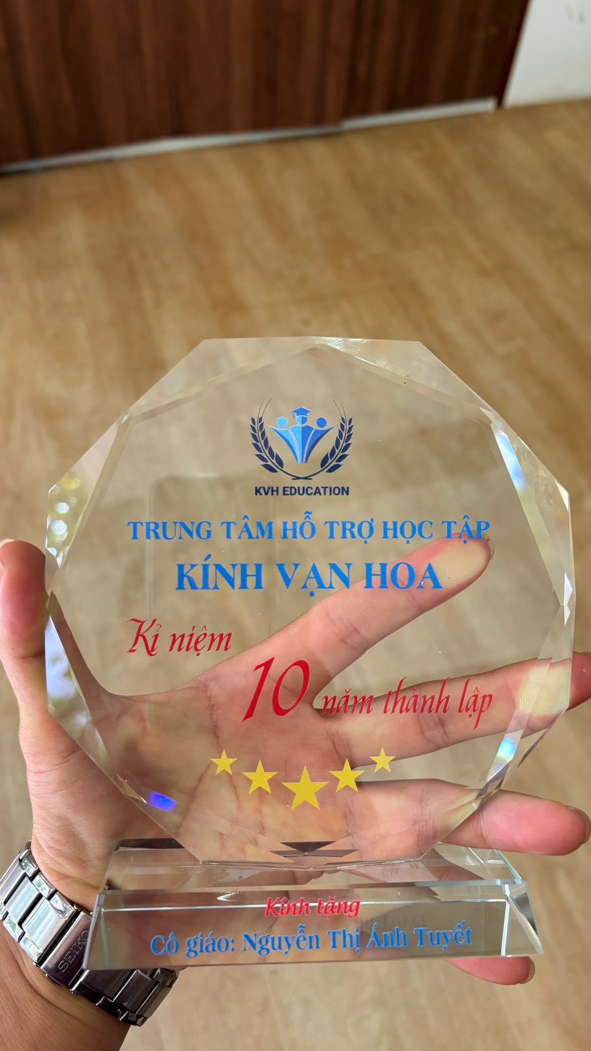 làm cúp pha lê theo yêu cầu, in cúp pha lê lấy ngay ở Thanh Hóa làm cúp pha lê theo yêu cầu, in cúp pha lê lấy ngay ở Thanh Hóa